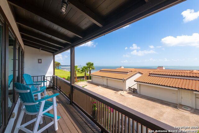 Listing photo id 9 for 4270 Ocean Drive 11
