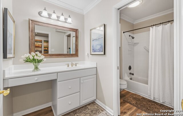 Listing photo id 18 for 4270 Ocean Drive 11