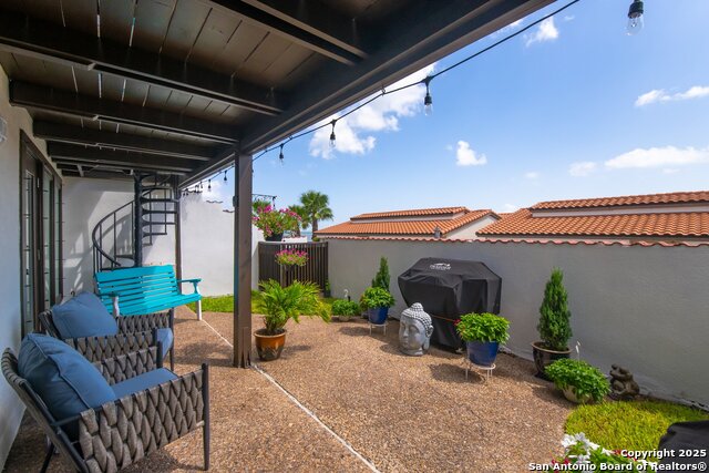 Listing photo id 20 for 4270 Ocean Drive 11