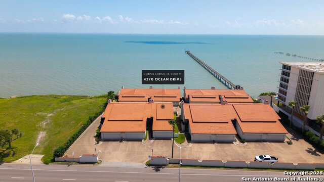 Listing photo id 24 for 4270 Ocean Drive 11