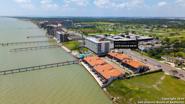 Listing photo id 26 for 4270 Ocean Drive 11