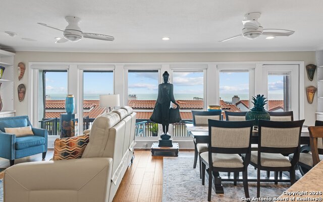 Listing photo id 2 for 4270 Ocean Drive 11