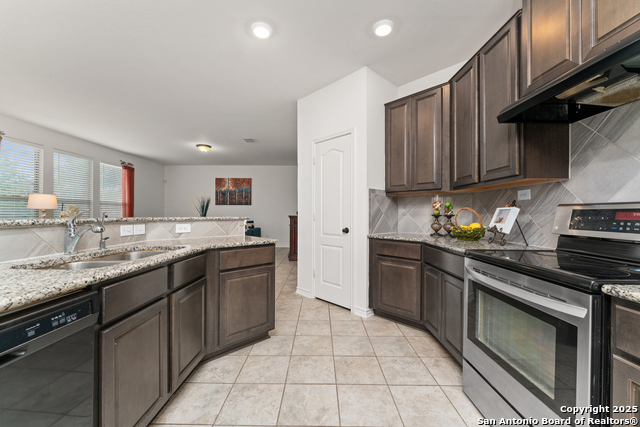 Image 5 of 25 For 1426 Hawk Ct
