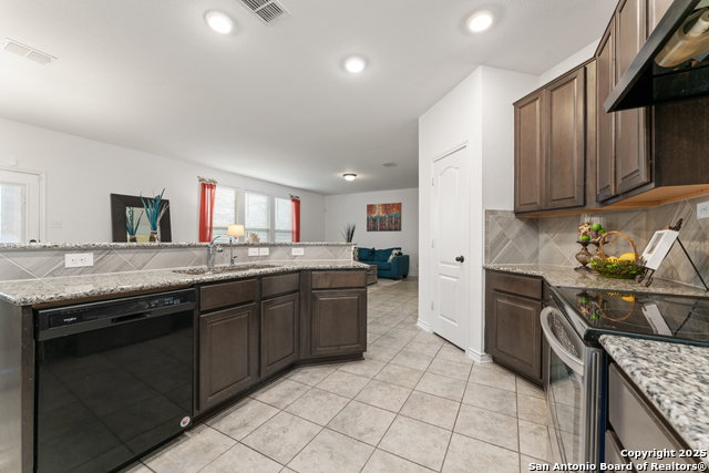 Image 7 of 25 For 1426 Hawk Ct