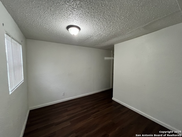 Image 11 of 27 For 443 Bundy St.