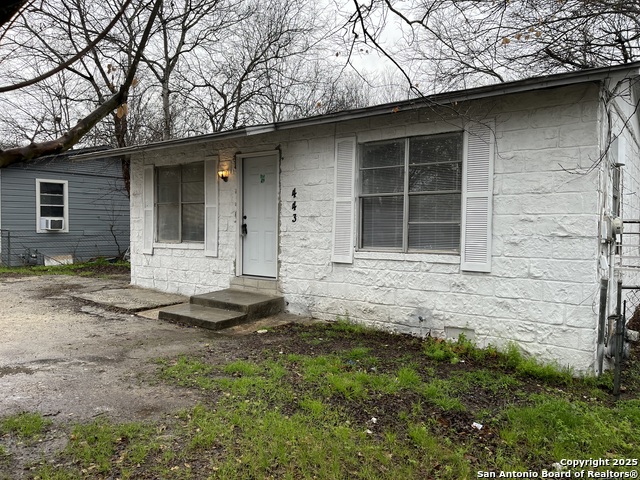 Image 3 of 27 For 443 Bundy St.