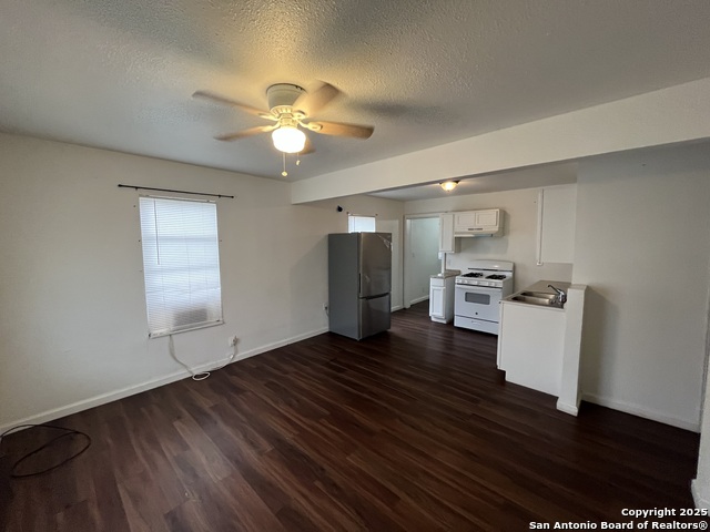 Image 5 of 27 For 443 Bundy St.