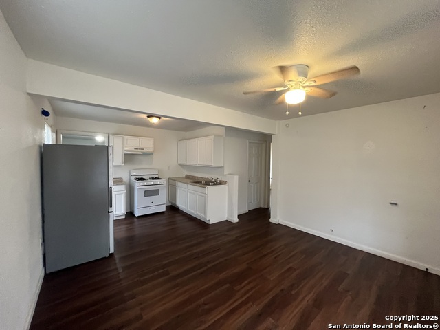 Image 6 of 27 For 443 Bundy St.