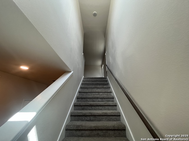 Image 16 of 36 For 116 Bunkers Hill