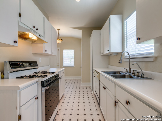Listing photo id 8 for 2020 Mulberry W