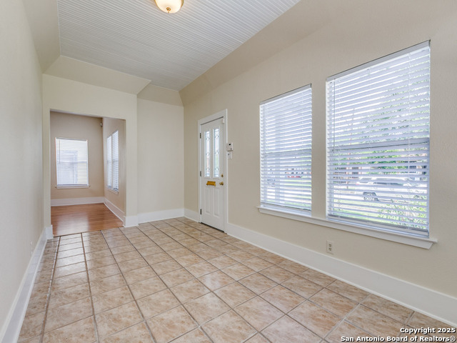 Listing photo id 2 for 2020 Mulberry W