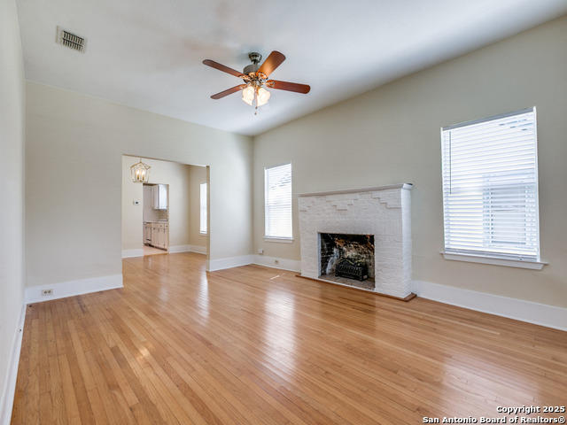 Listing photo id 3 for 2020 Mulberry W