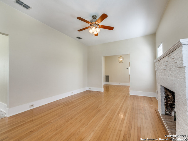 Listing photo id 4 for 2020 Mulberry W