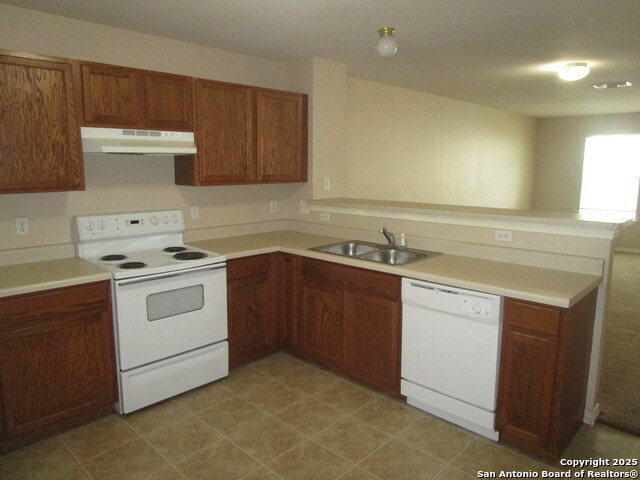 Listing photo id 2 for 16 Bratton Dr