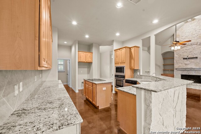 Listing photo id 12 for 14041 Iron Horse Way