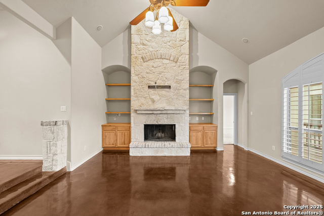 Listing photo id 16 for 14041 Iron Horse Way