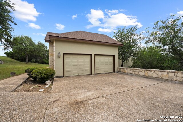 Listing photo id 36 for 14041 Iron Horse Way