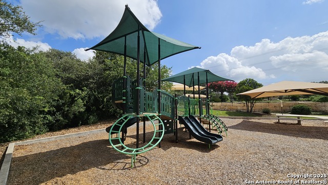 Listing photo id 41 for 14041 Iron Horse Way