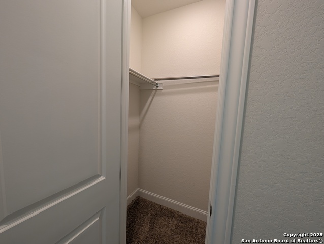 Listing photo id 26 for 1715 Buckner Pass