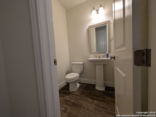Listing photo id 7 for 1715 Buckner Pass