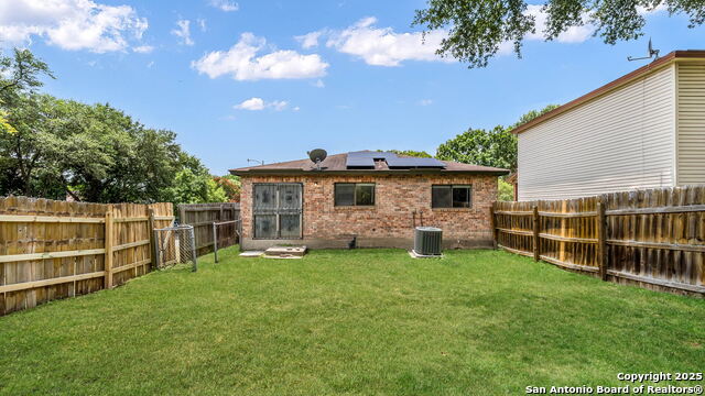 Image 15 of 17 For 800 Meadow Dale