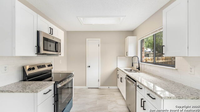 Image 7 of 17 For 800 Meadow Dale