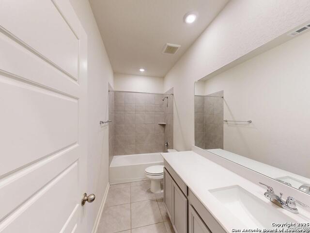 Listing photo id 8 for 13051 Louberg Valley