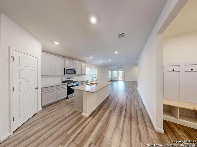 Listing photo id 0 for 13051 Louberg Valley
