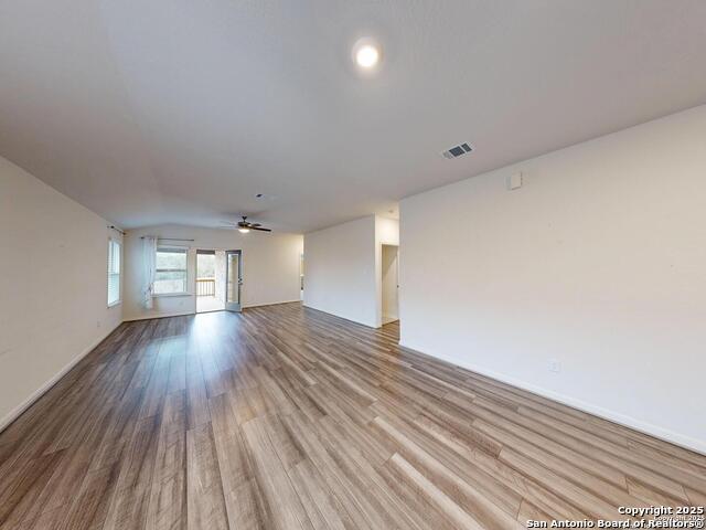 Listing photo id 5 for 13051 Louberg Valley