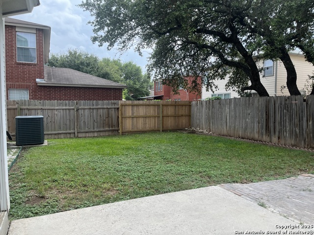 Image 18 of 23 For 14835 Academy Oak