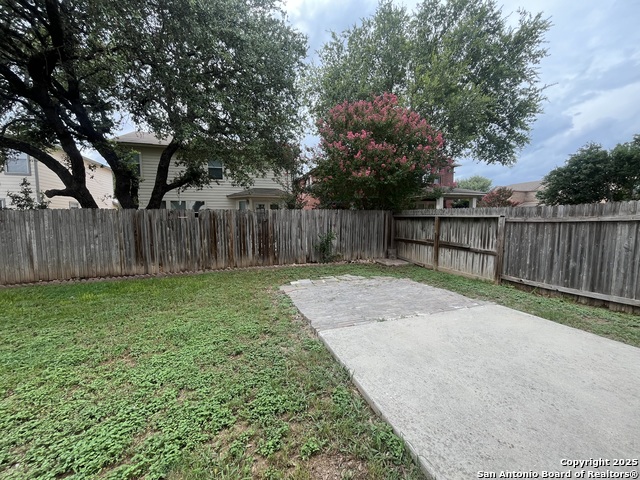 Image 20 of 23 For 14835 Academy Oak