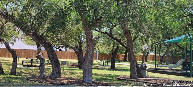 Image 22 of 23 For 14835 Academy Oak