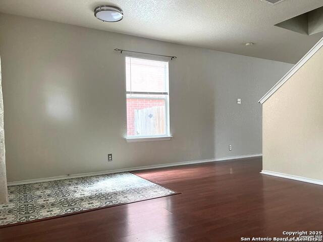 Image 6 of 23 For 14835 Academy Oak