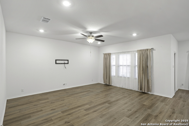 Image 13 of 27 For 6731 Shiraz Way