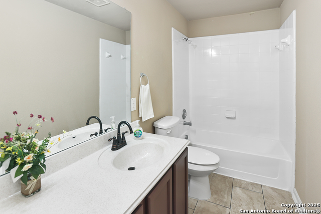 Image 25 of 38 For 7802 Lacey Oak