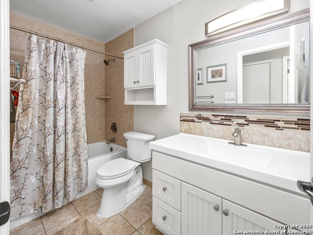 Image 15 of 19 For 11823 Broadwood