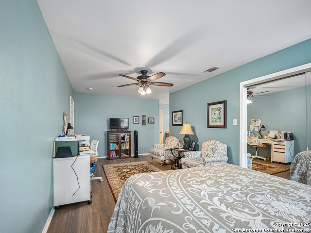Image 17 of 19 For 11823 Broadwood
