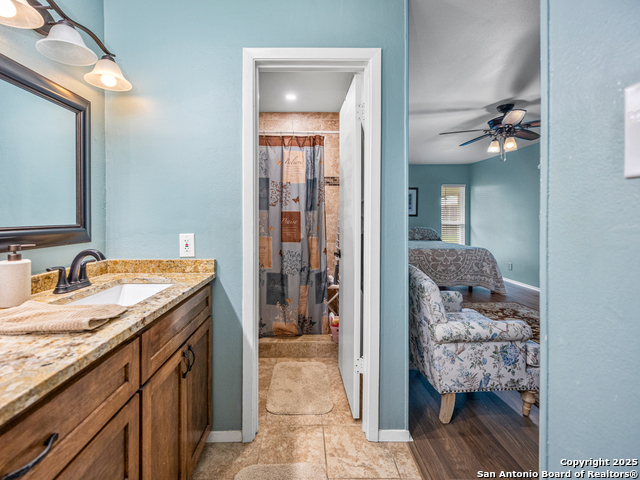 Image 18 of 19 For 11823 Broadwood
