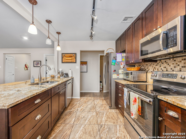 Image 4 of 19 For 11823 Broadwood