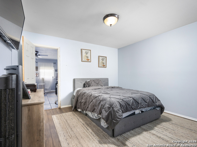 Image 9 of 19 For 11823 Broadwood