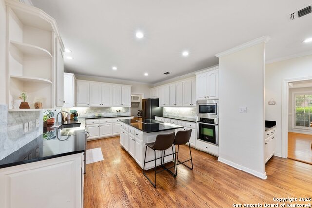Image 12 of 44 For 7 Inwood Knolls