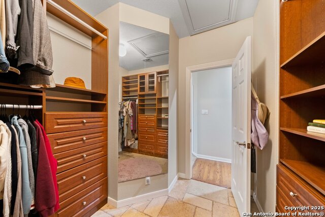 Image 23 of 44 For 7 Inwood Knolls