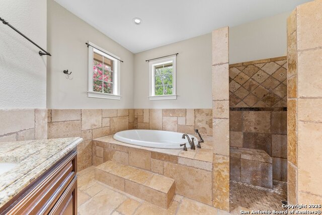 Image 26 of 44 For 7 Inwood Knolls