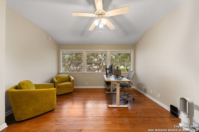 Image 27 of 44 For 7 Inwood Knolls