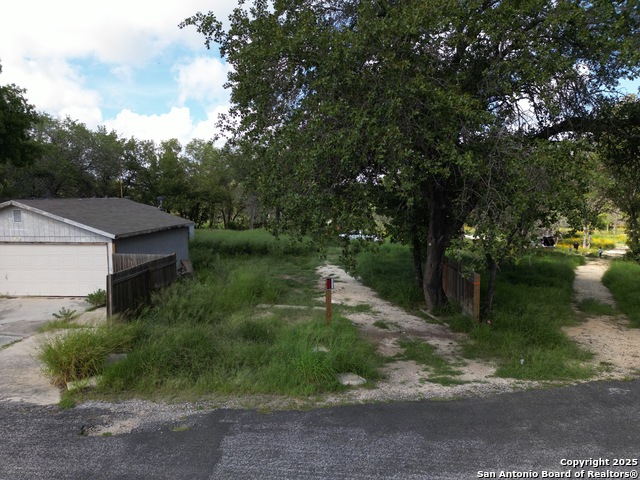 Listing photo id 4 for 22936 Crystal Water
