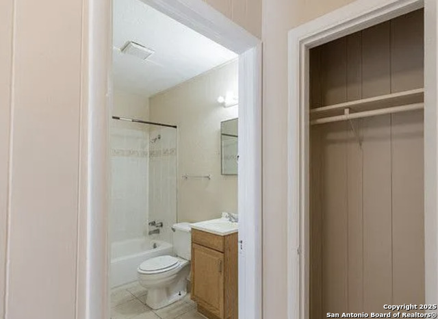 Image 18 of 22 For 827 Winnipeg