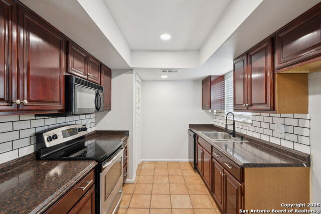 Image 10 of 27 For 2822 Old Field Dr
