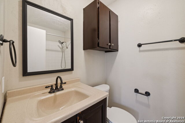 Image 16 of 27 For 2822 Old Field Dr