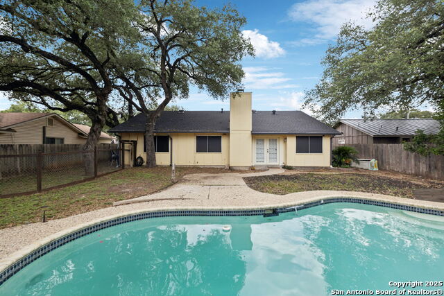 Image 18 of 27 For 2822 Old Field Dr