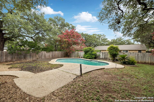 Image 21 of 27 For 2822 Old Field Dr